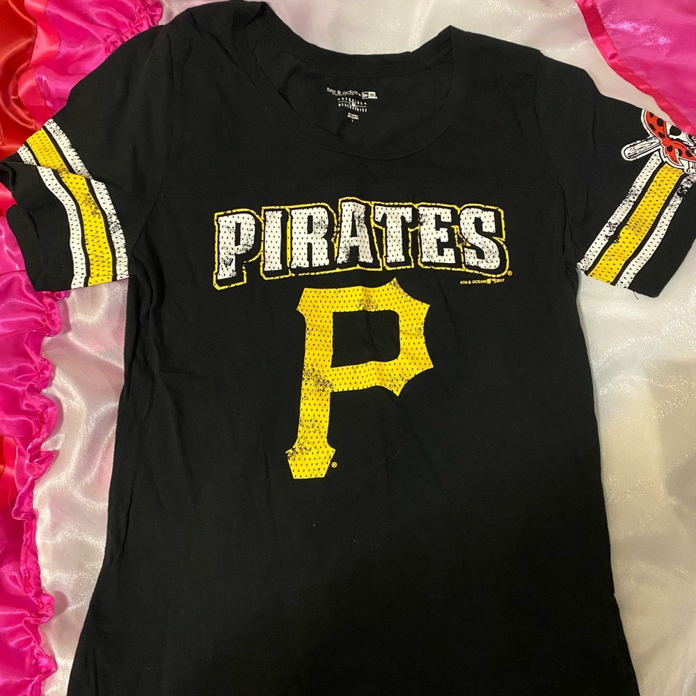 Pirates Woman's Size L shirt
